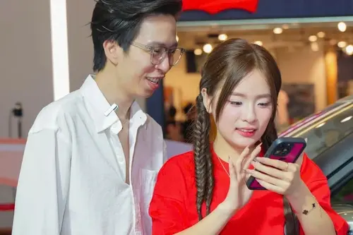 https://tinhot24h.vercel.app/hot-viruss-chia-tay-ngọc-kem-bị-tố-bắt-cá-hai-tay.html