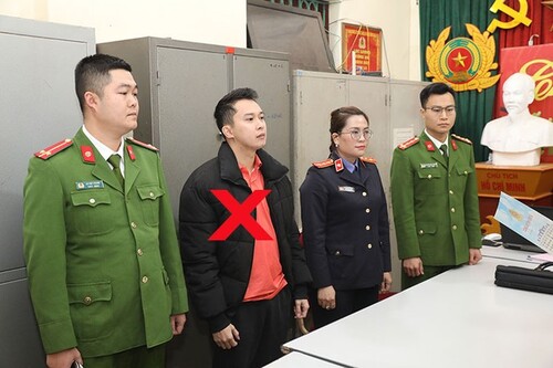 Sơn La. Lợi dụng danh nghĩa là nhân viên ngân hàng, Nguyễn Huy Lâm chiếm đoạt số tiền lên tới gần 1 tỷ đồng.